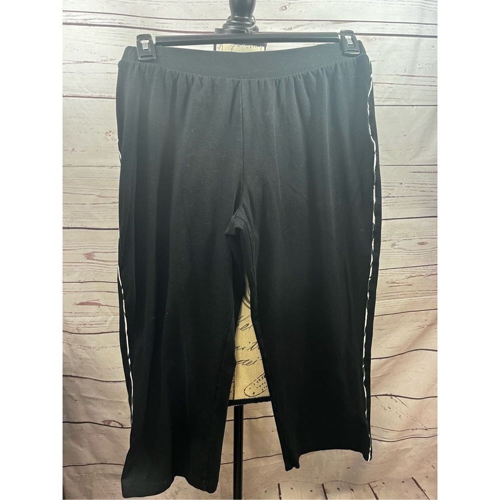 Weekends by Chico's Black Capri Pants Women's Size 1‎ Cropped Casual
